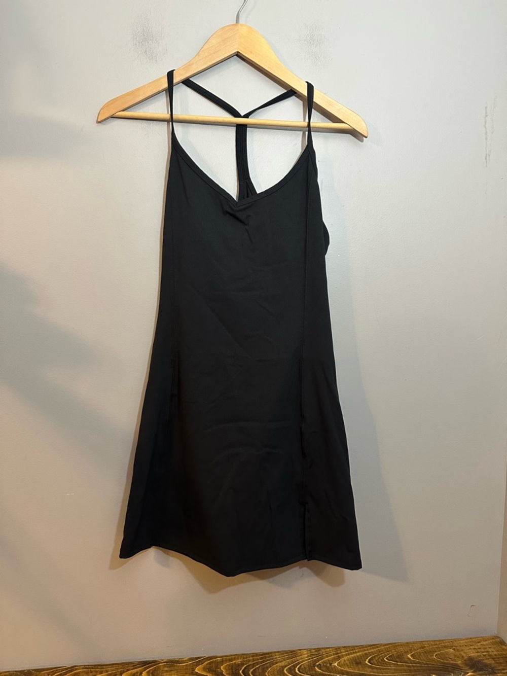 Aritzia TnAction Court Dress
Tennis mini dress Size Medium - Picture 3 of 7